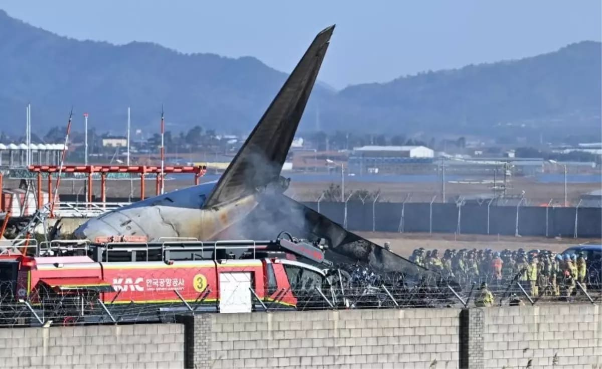Güney Kore Devlet Başkanı Lee, Uçak Kazasının Yıl Dönümünde Hayatını Kaybedenler İçin Özür Diledi