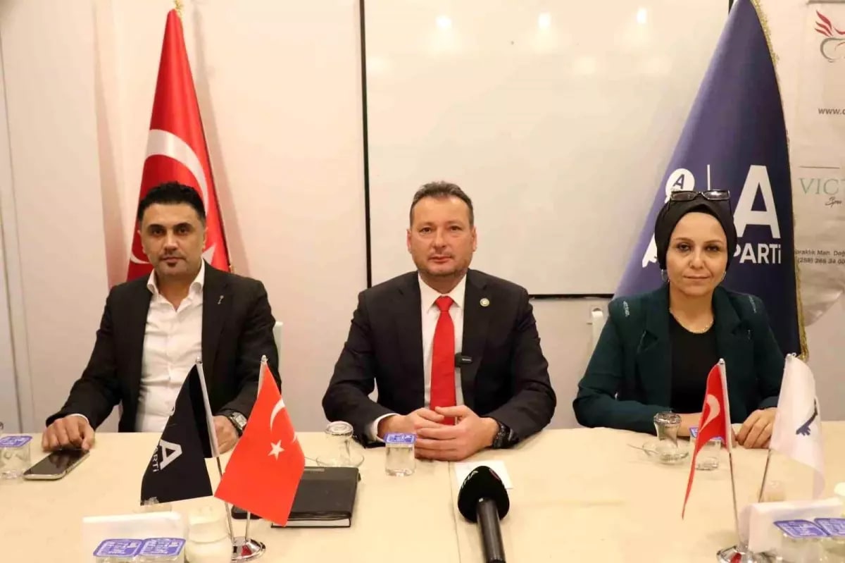Anahtar Parti Denizli İl Başkanı Hakan Saruhan İlk Toplantısını Gerçekleştirdi