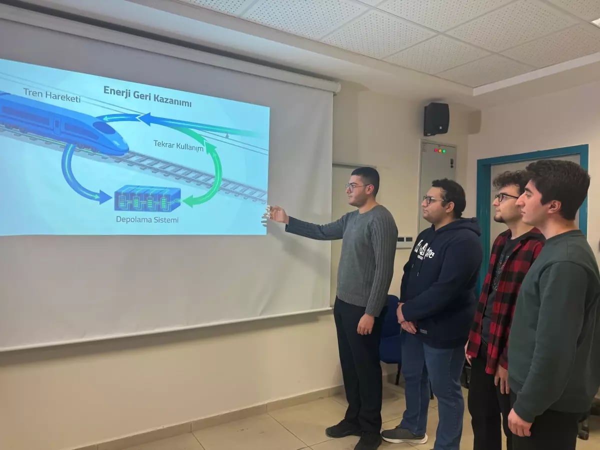 Hacettepe Üniversitesi Öğrencilerinden Yenilikçi Elektrikli Tren Şarj Projesi