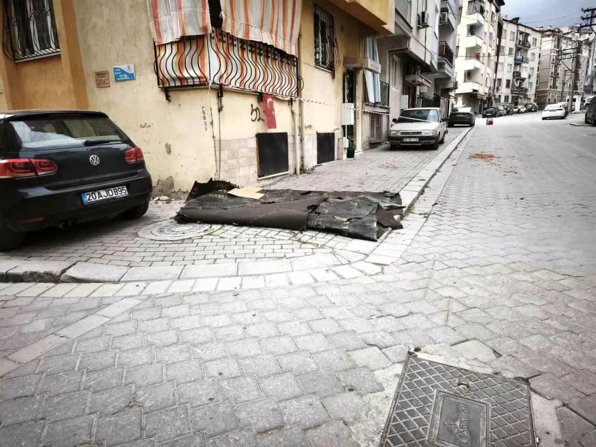 Denizli’de Şiddetli Rüzgarlar Günlük Hayatı Olumsuz Etkiliyor